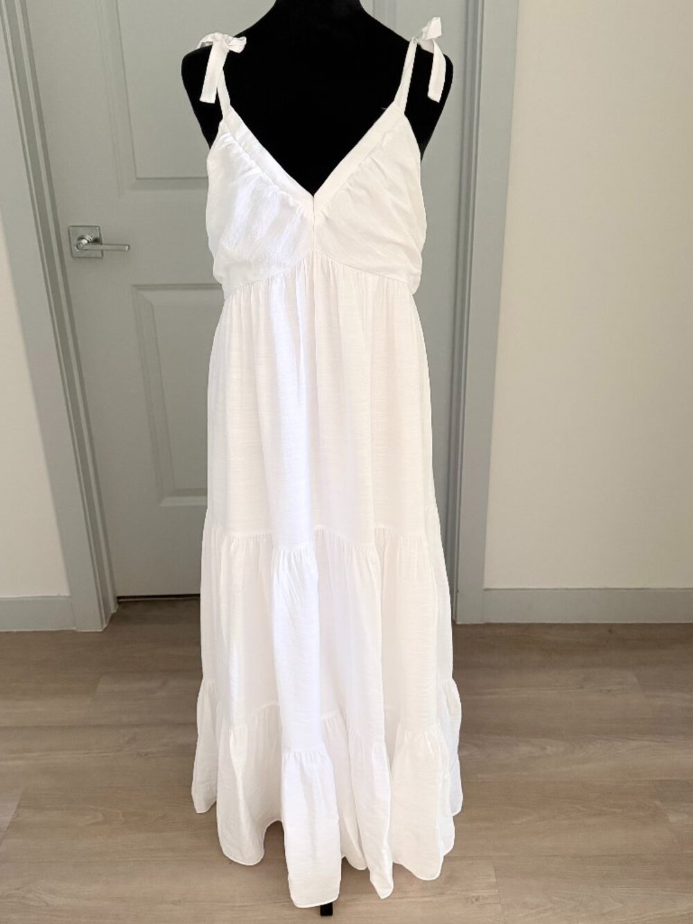 Express Womens White Tie Strap Tiered Maxi Flowy Sundress Sz M Boho Peasant